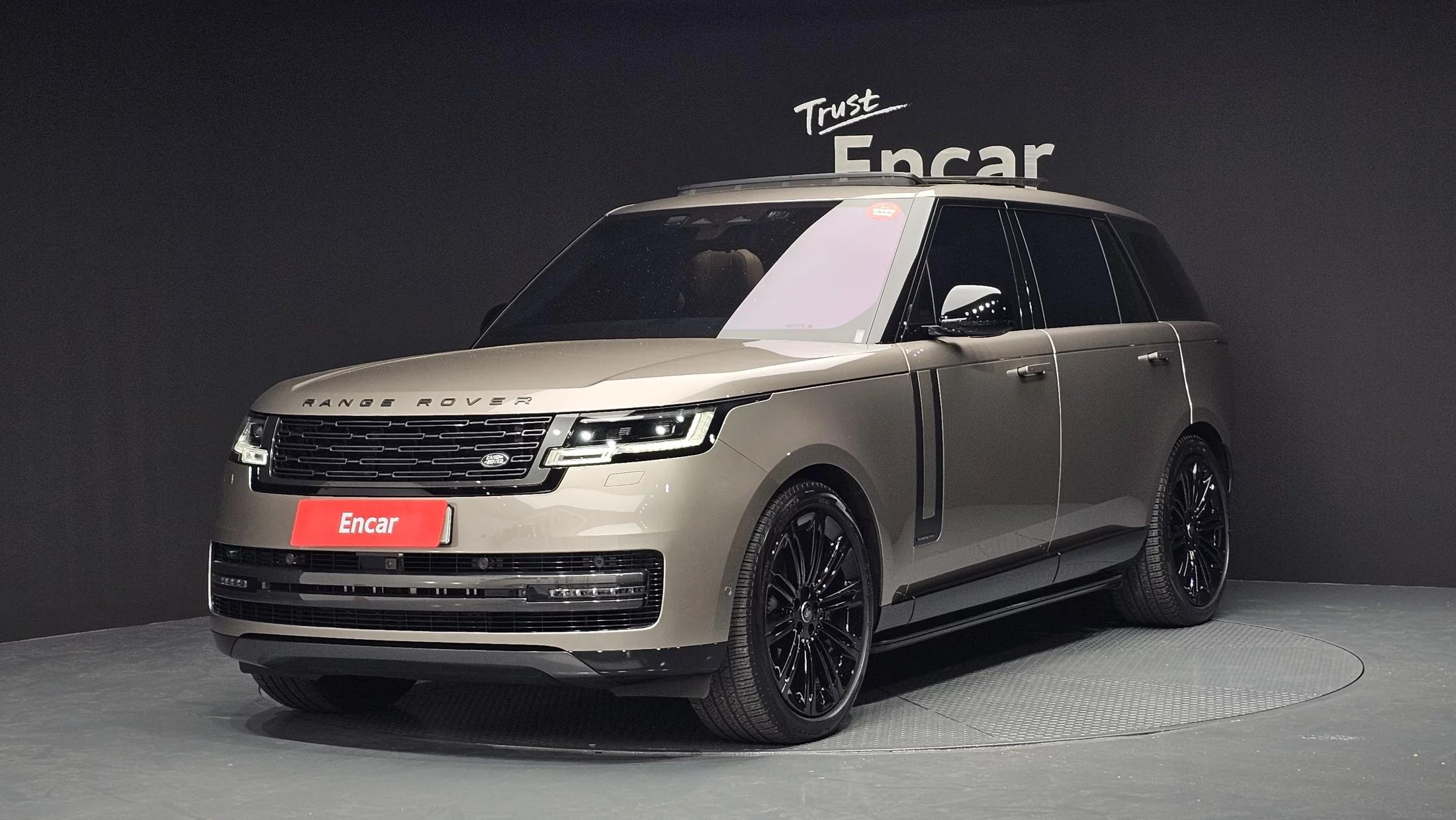 Land Rover Range Rover P530 HSE LWB, 2023 г. 26566 км.