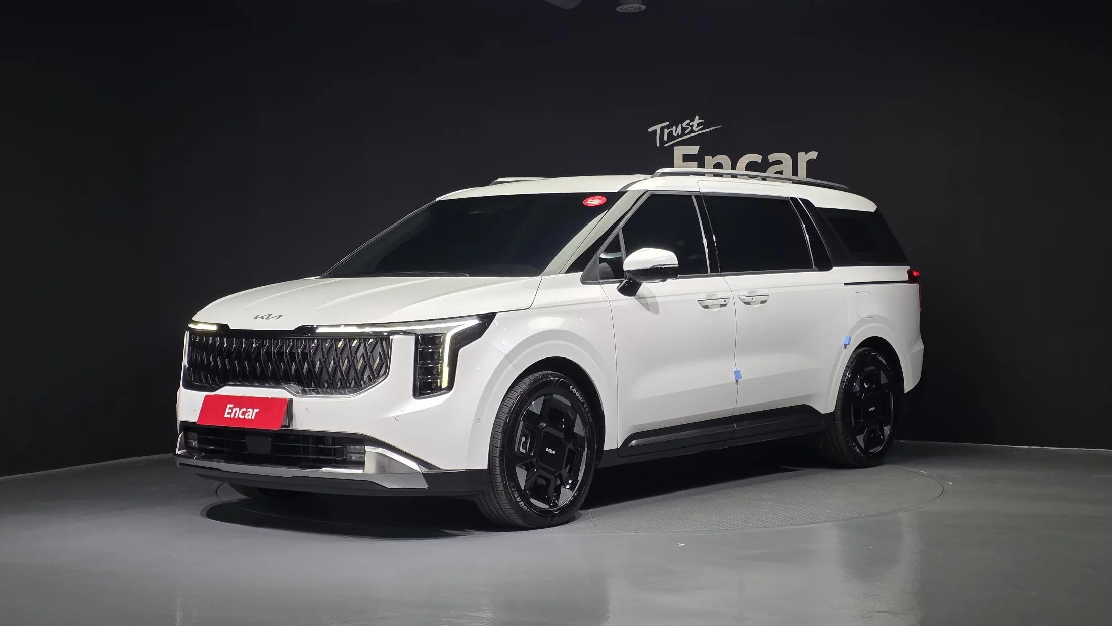 Kia Carnival 9-Seater Noblesse, 2024 г. 17528 км.