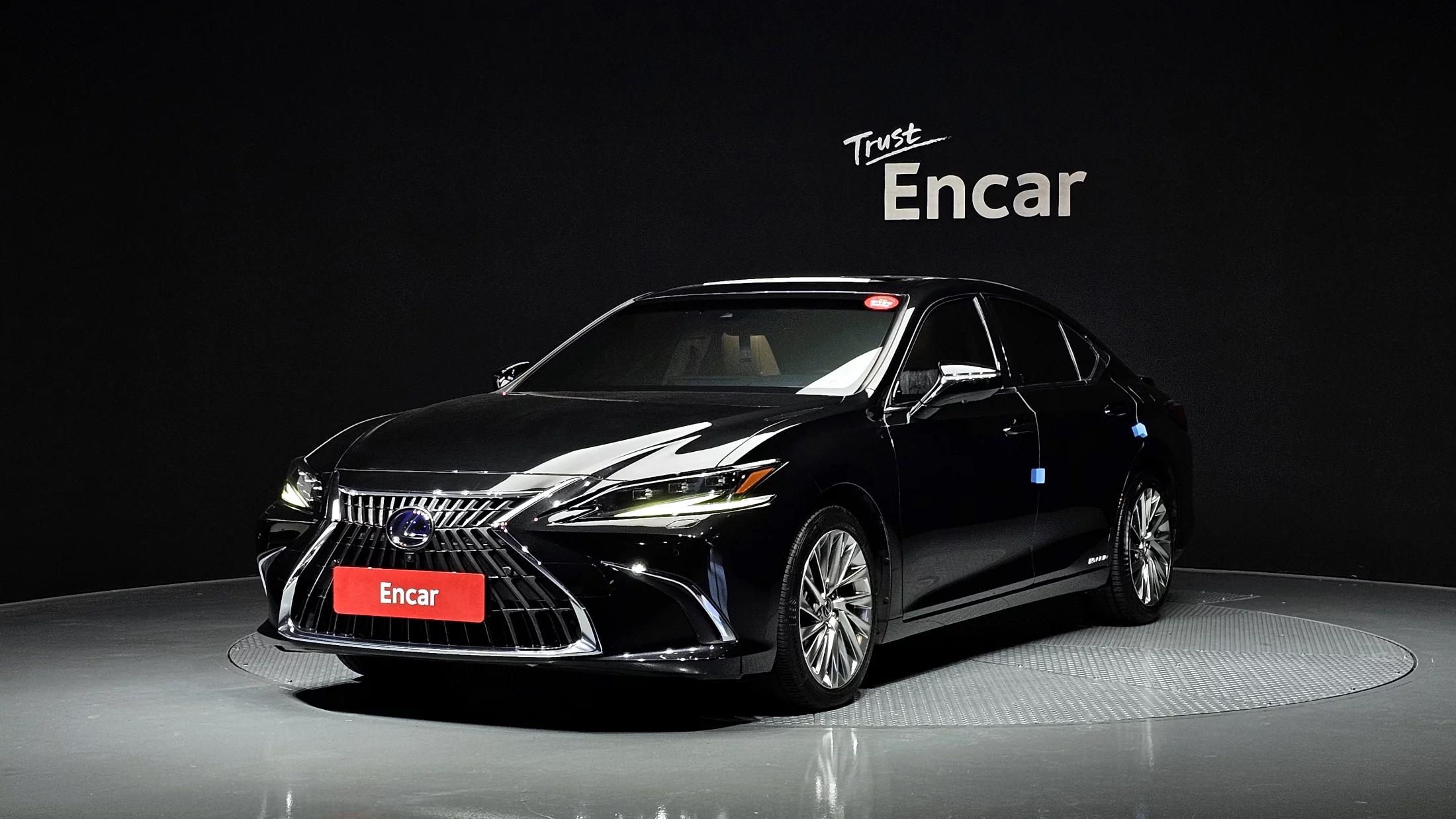 Lexus ES300h Executive, гибрид, 2022 г. 84161 км.
