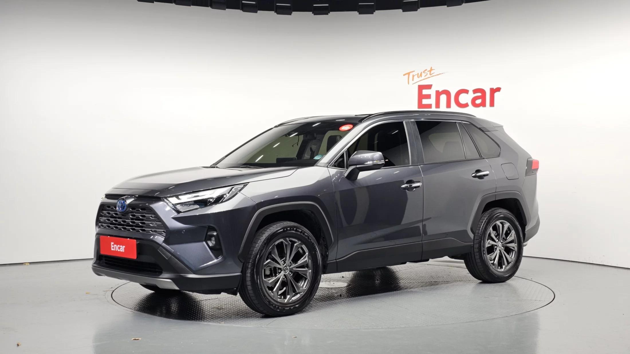 Toyota RAV4 2,5 4WD Hybrid LTD, гибрид, 2023 г. 44524 км.