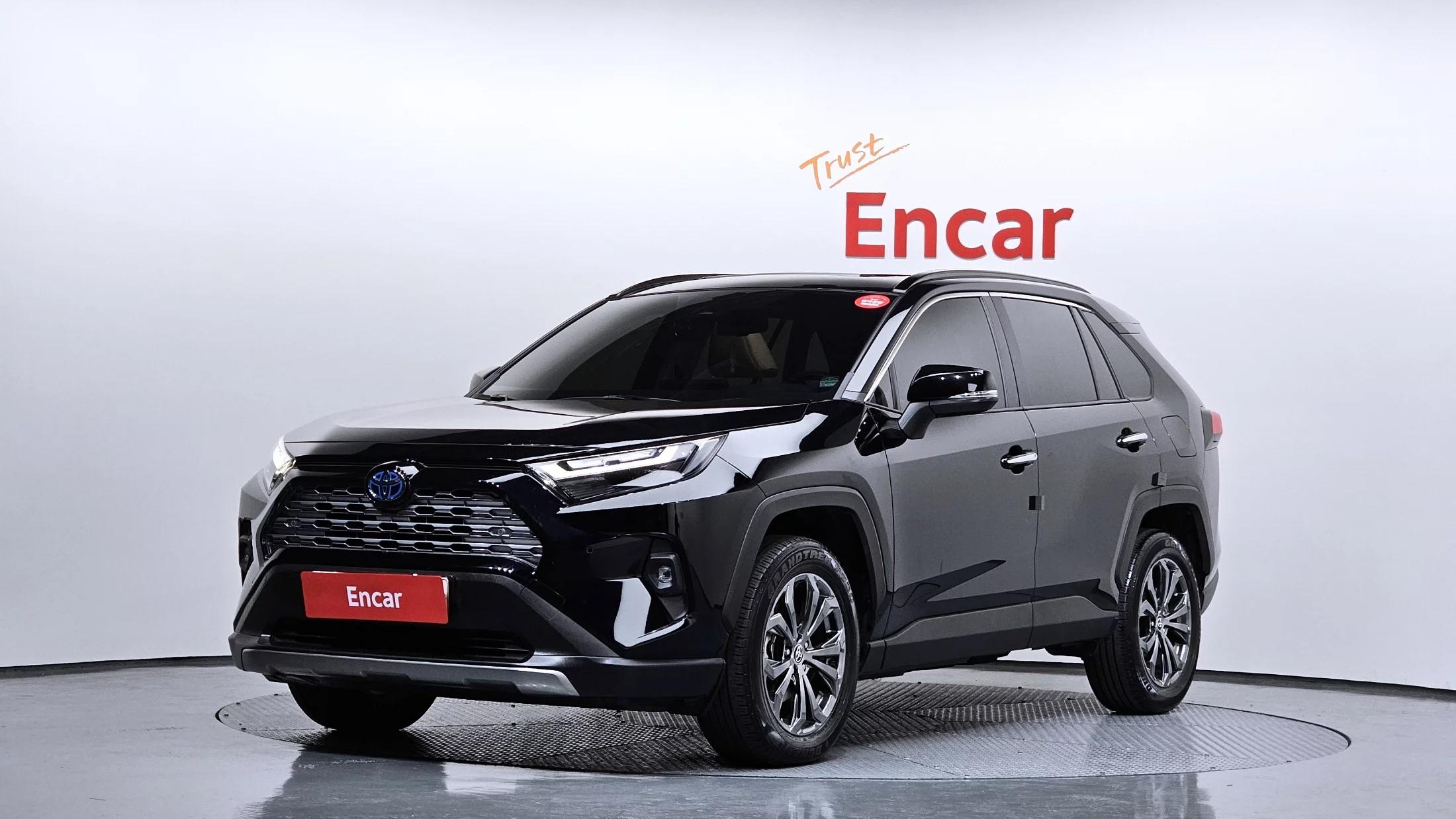 Toyota RAV4 2.5 4WD Hybrid 4th, гибрид, 2023 г. 29916 км.