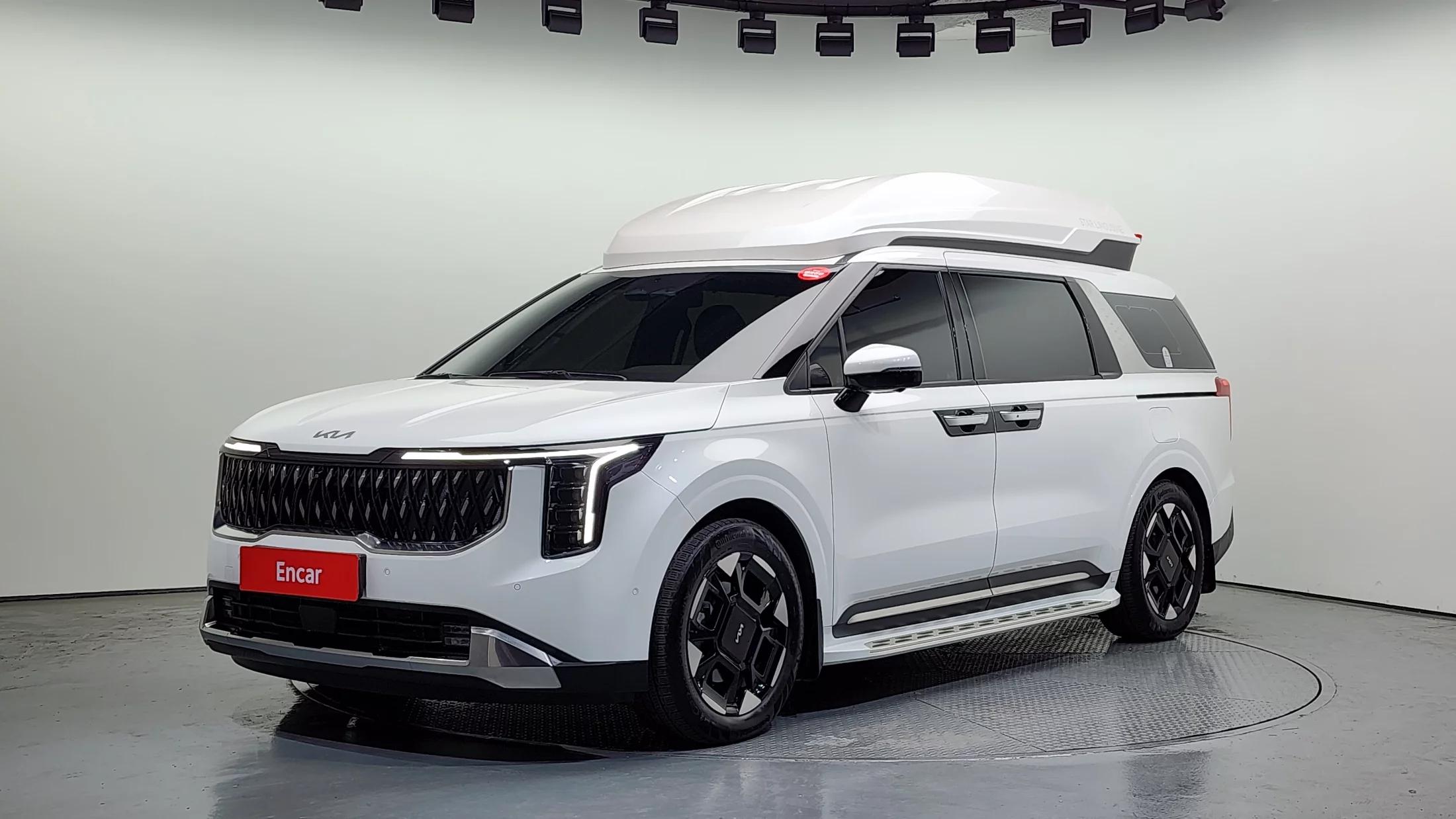 Kia Carnival HEV 9-Seater Hi-Limousine (Special vehicle), гибрид, 2024 г. 16112 км.