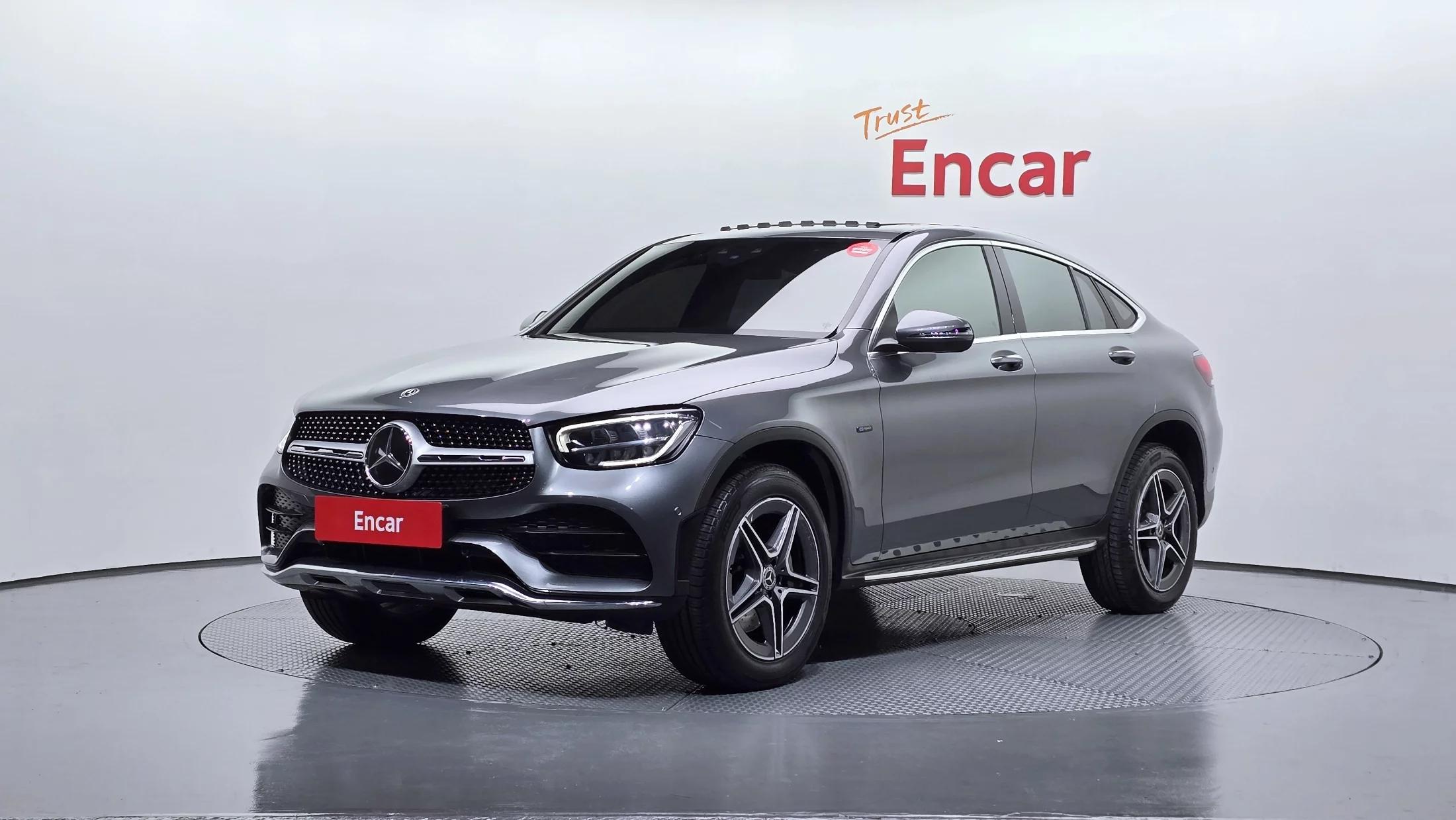 Mercedes-Benz GLC-Class GLC300e 4MATIC Coupe, гибрид, 2021 г. 50023 км.
