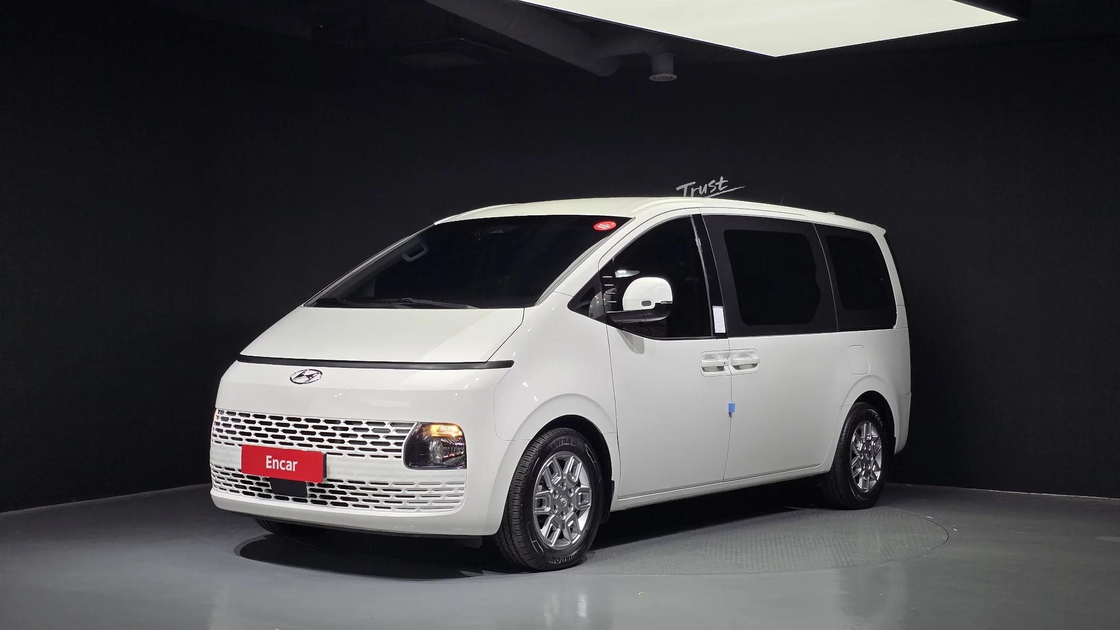 Hyundai Staria Tourer 9-Seater Modern, 2021 г. 67539 км.