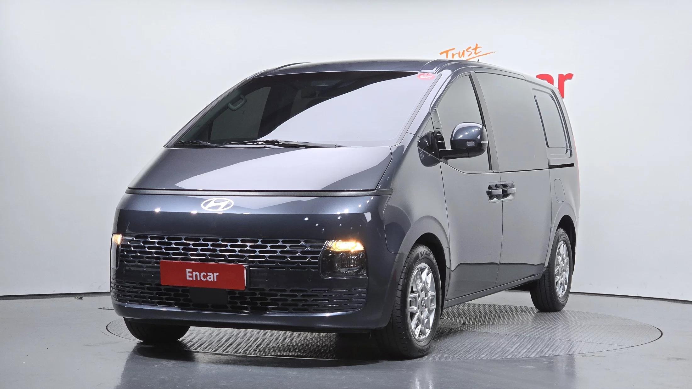 Hyundai Staria Cargo 5-Seater Modern, 2024 г. 37885 км.