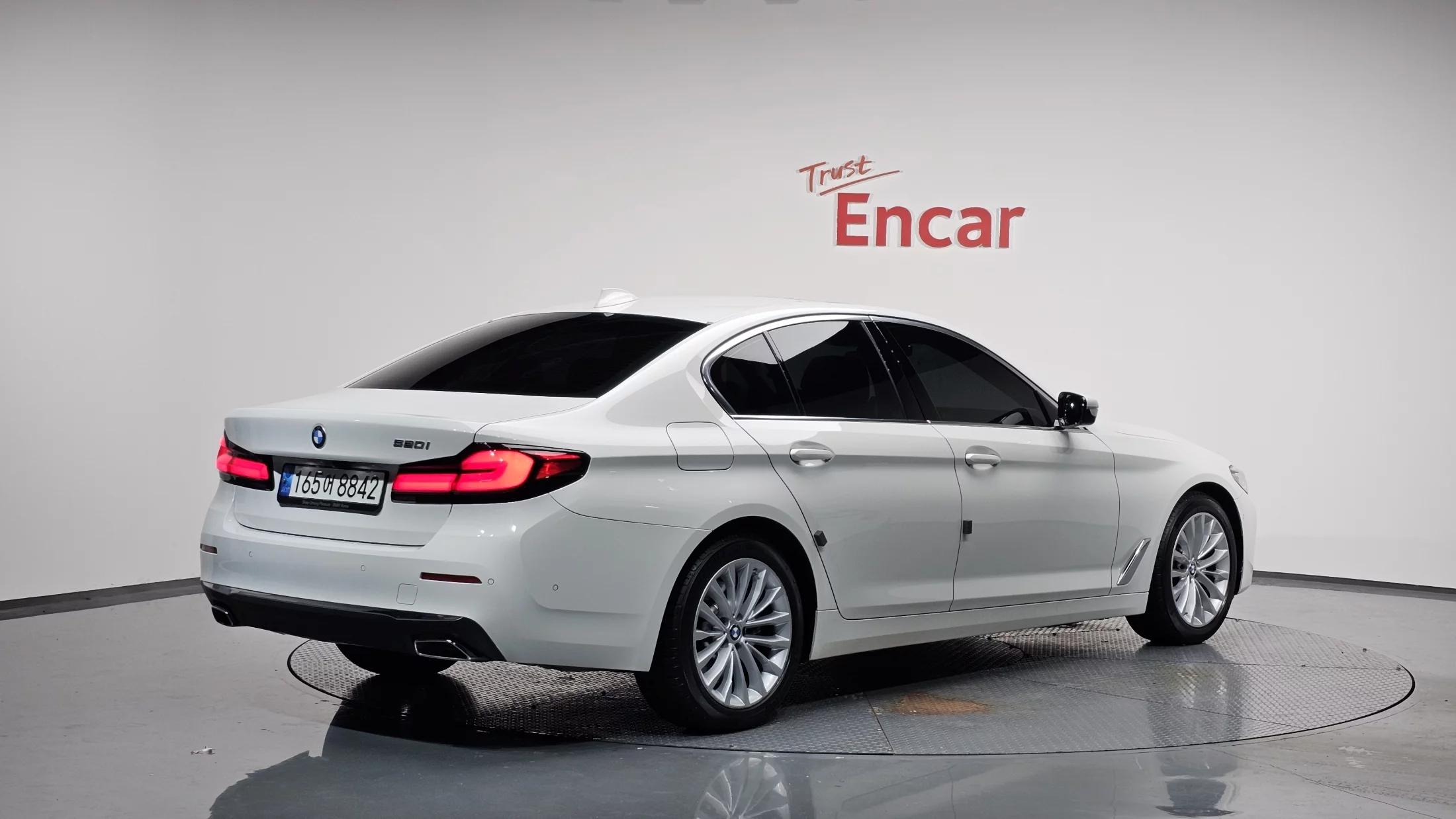 BMW 5-Series 520i Luxury, 2021 г. 41033 км.