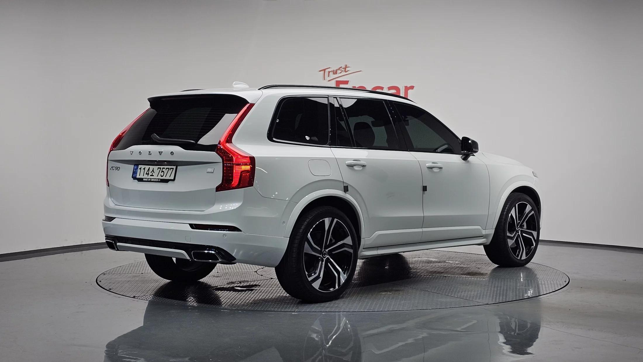 Volvo XC90 T8 R-Design Hybrid, гибрид, 2021 г. 36319 км.