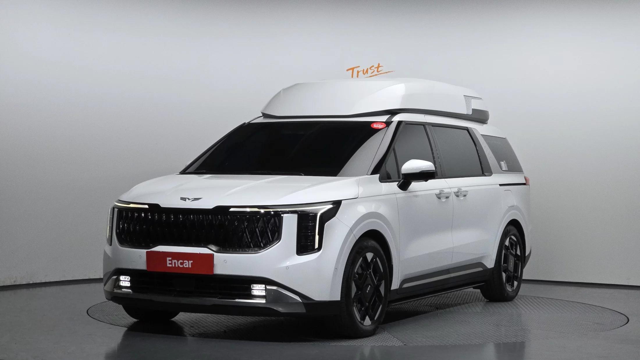 Kia Carnival Gasoline 9-Seater Hi Limousine (7-seater Limousine(Special vehicle), 2024 г. 27010 км.