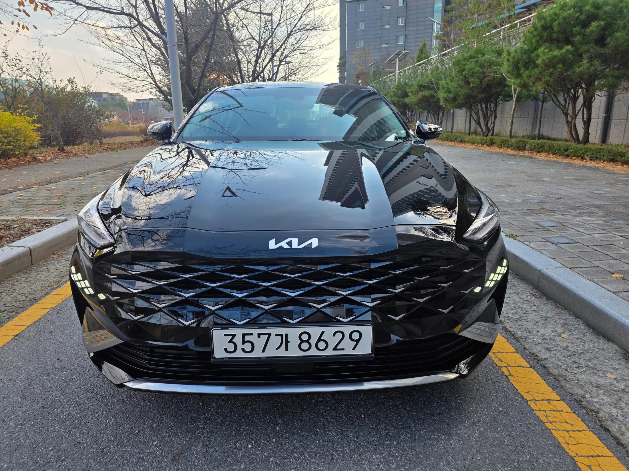 Kia K8 2.5 Gasoline 2WD Signature, 2023 г. 62178 км.