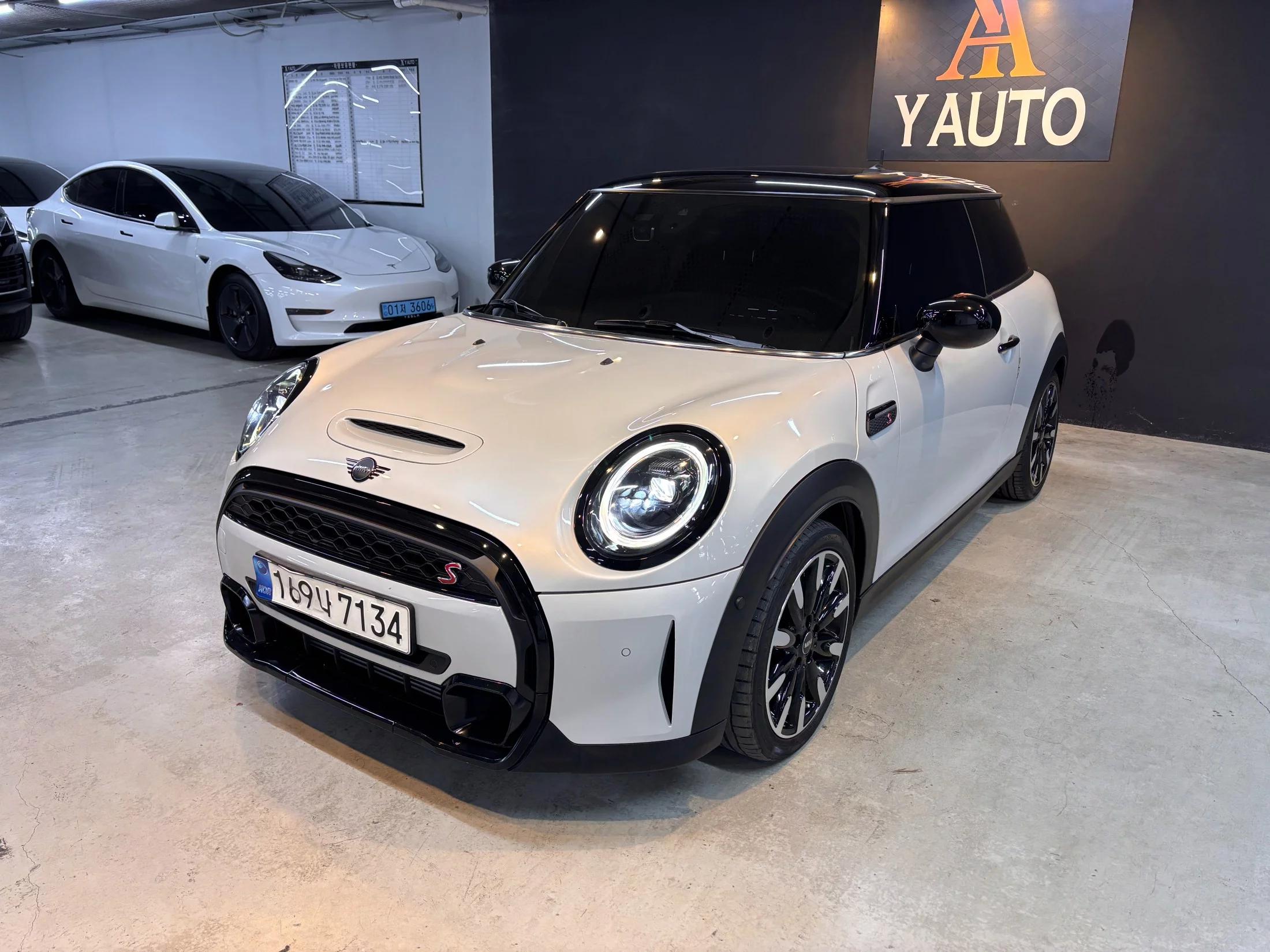 MINI Cooper Classic Launch Pack Third Generation, 2022 г. 34061 км.