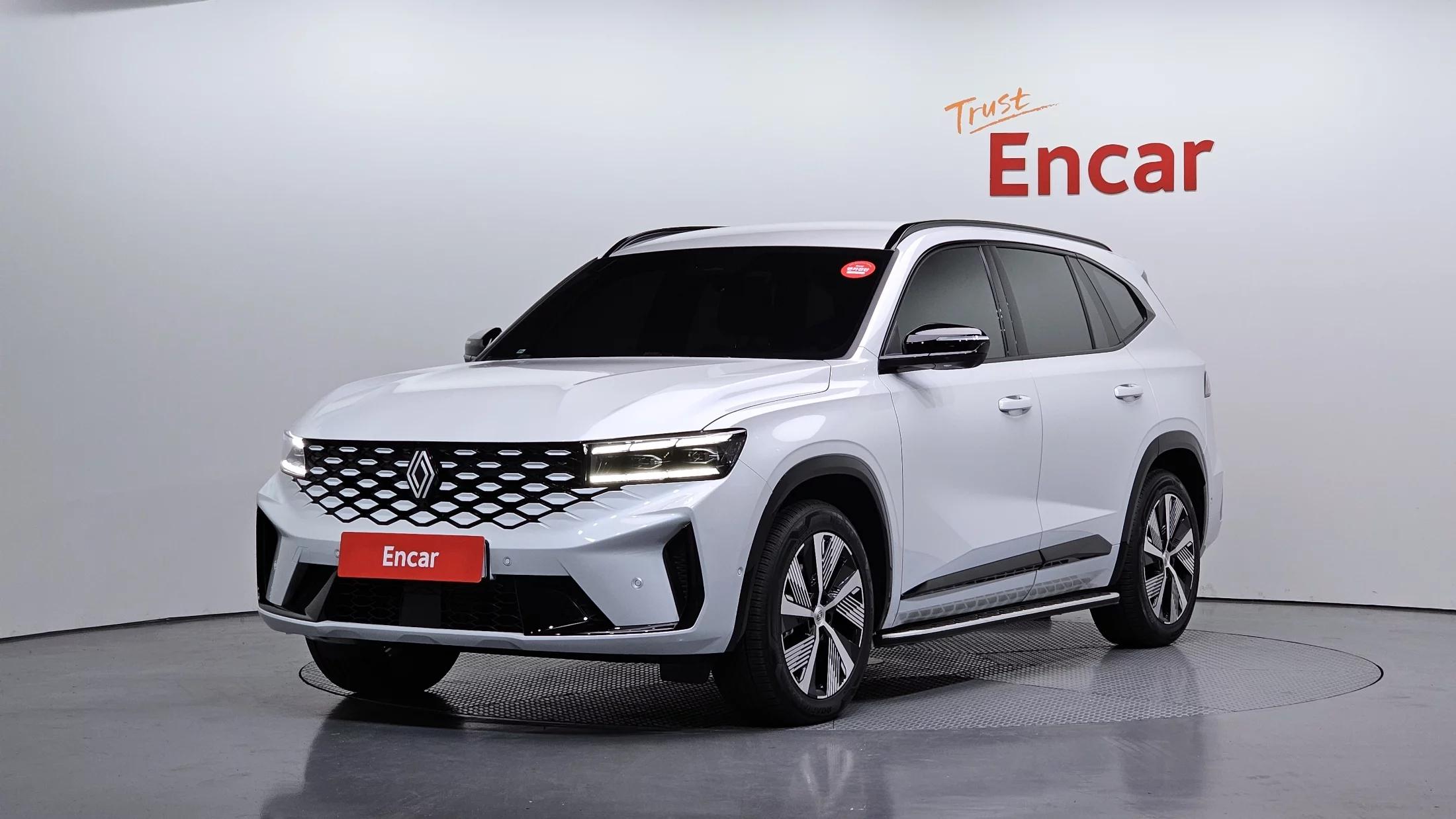 Renault Grand Koleos 1.5 E-TECH Iconic 2WD, гибрид, 2025 г. 5035 км.