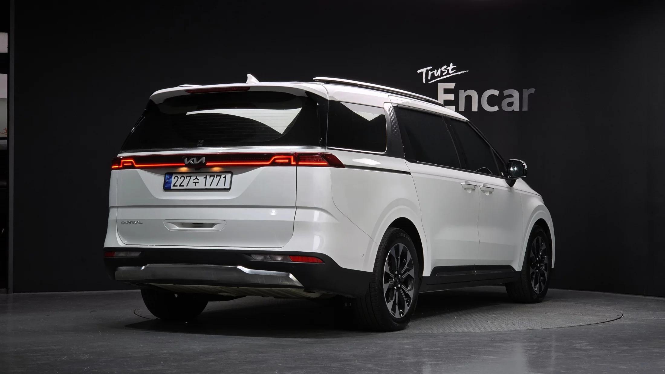 Kia Carnival 7-Seater Signature, 2023 г. 34802 км.