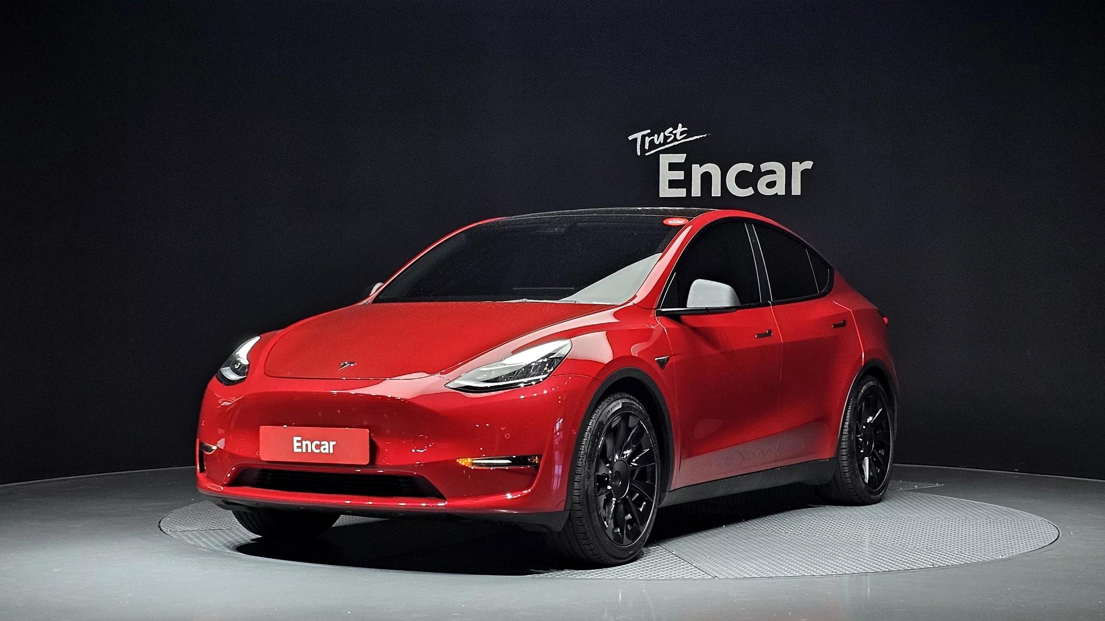 Tesla Model Y Standard Range, электромобиль, 2021 г. 57587 км.