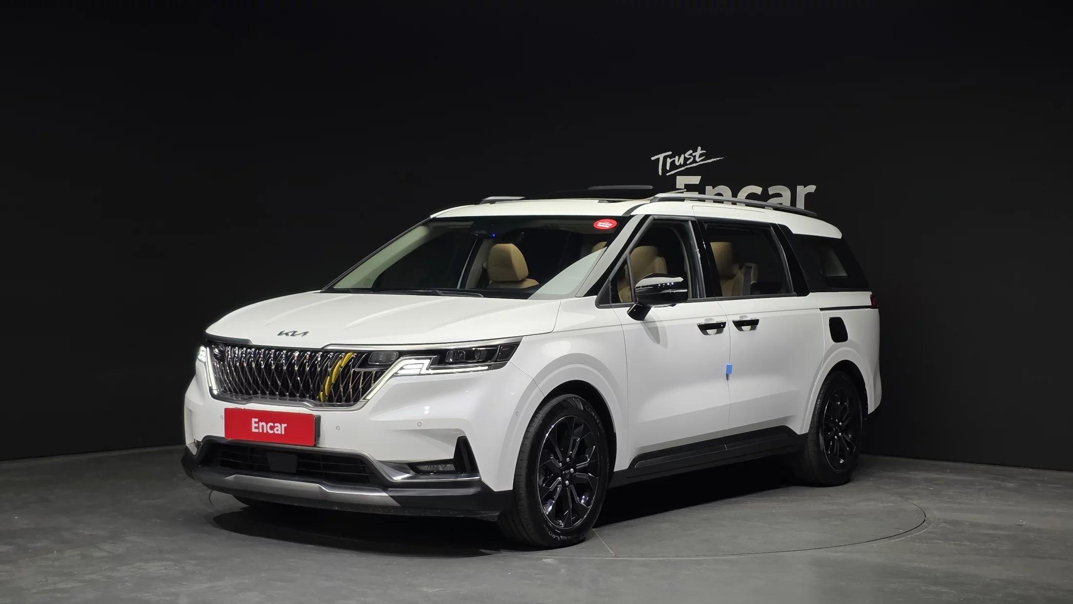 Kia Carnival Gasoline 7-Seater Signature, 2022 г. 42040 км.