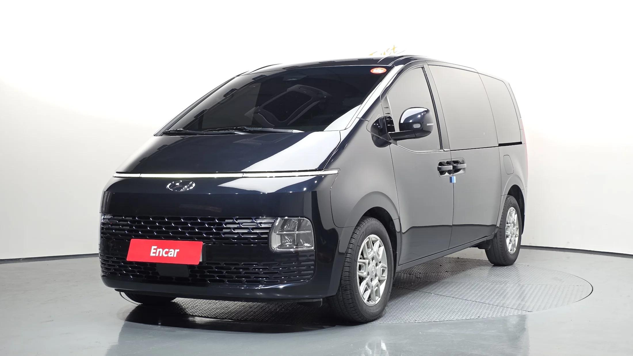 Hyundai Staria L3.5 Cargo 3-Seater Modern, 2023 г. 99206 км.