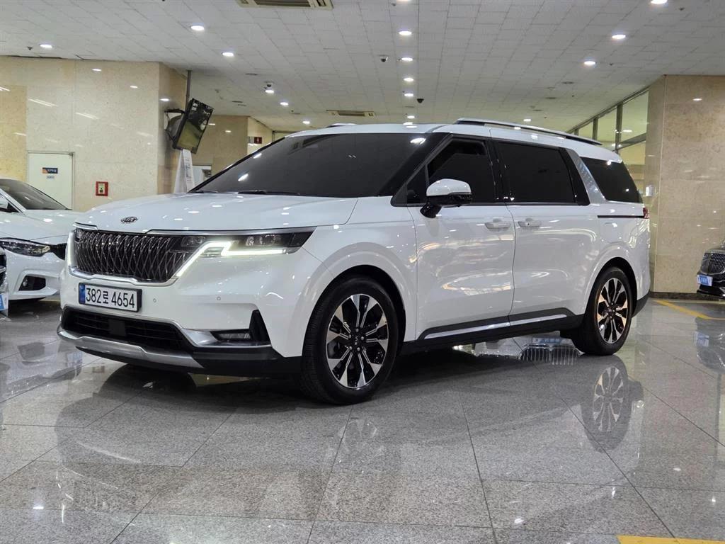Kia Carnival 9-Seater Signature, 2021 г. 40354 км.