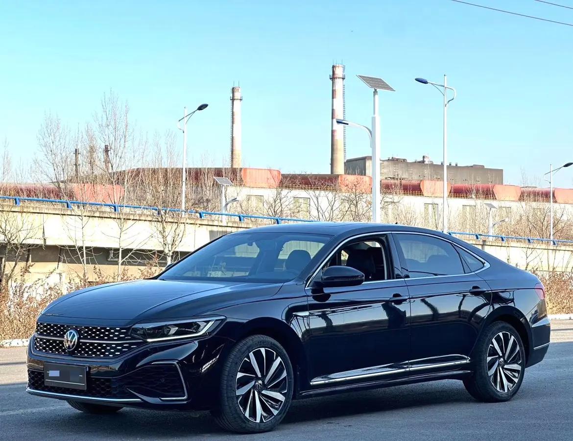 Volkswagen Passat 2022 г. 40051 км.