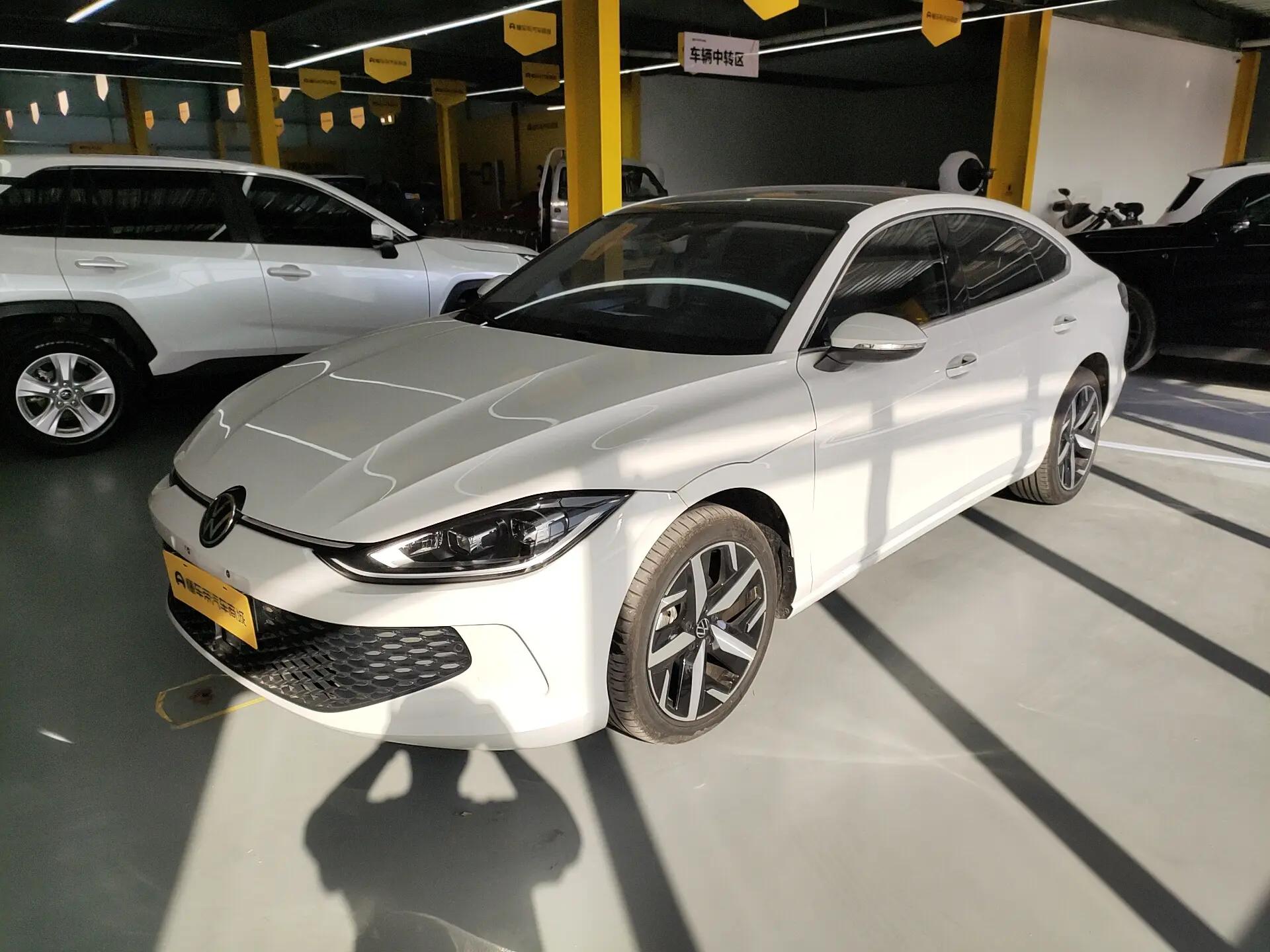Volkswagen Lamando 2024 г. 1804 км.