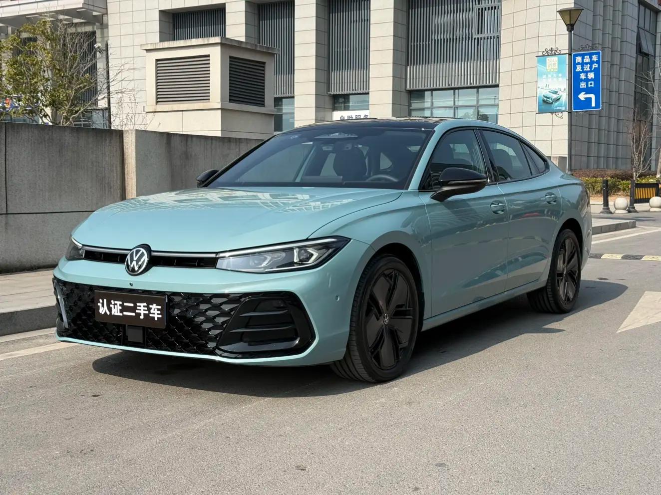 Volkswagen Passat 2024 г. 2123 км.