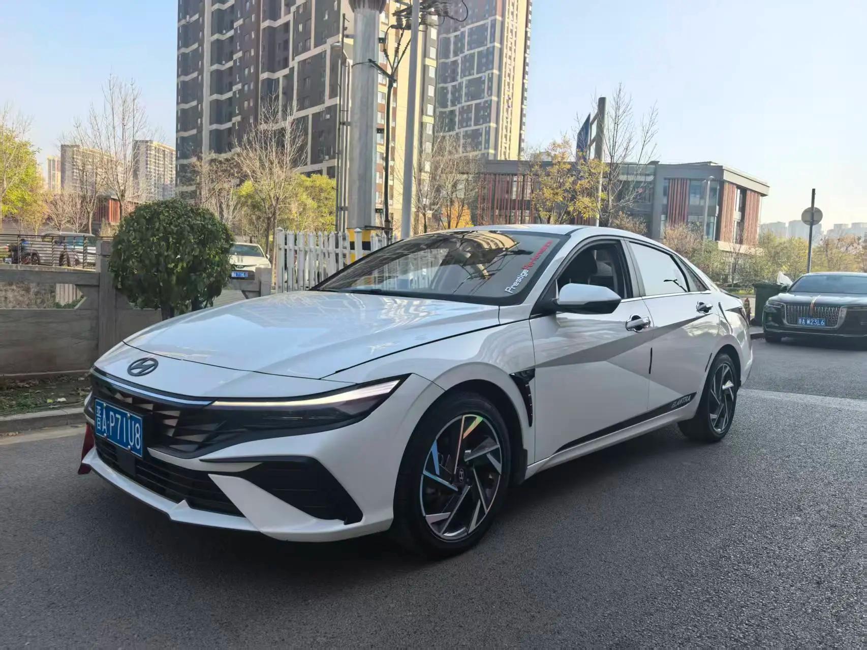 Hyundai Elantra 2024 г. 17034 км.