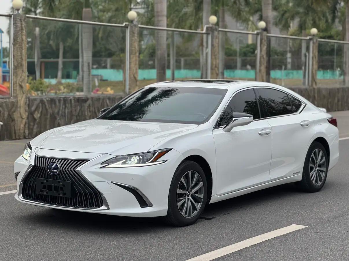 Lexus ES 2021 г. 100000 км.