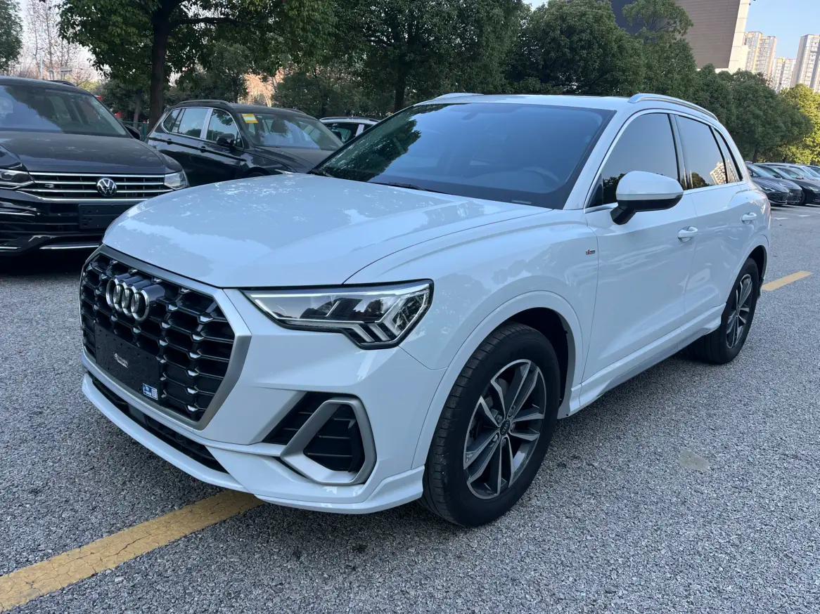 Audi Q3 2022 г. 53113 км.