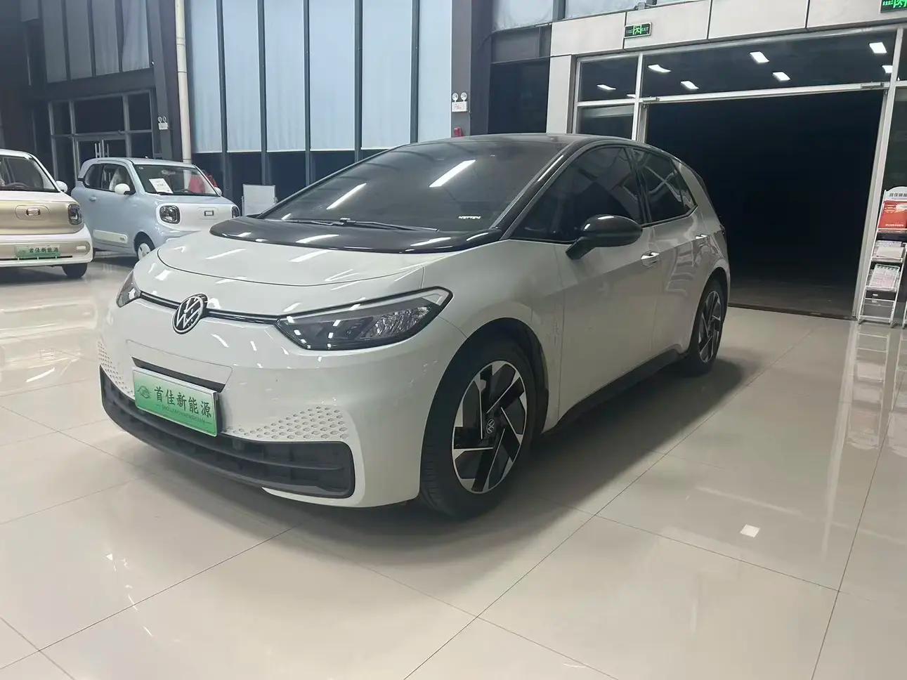Volkswagen ID.3 2024 г. 10800 км.