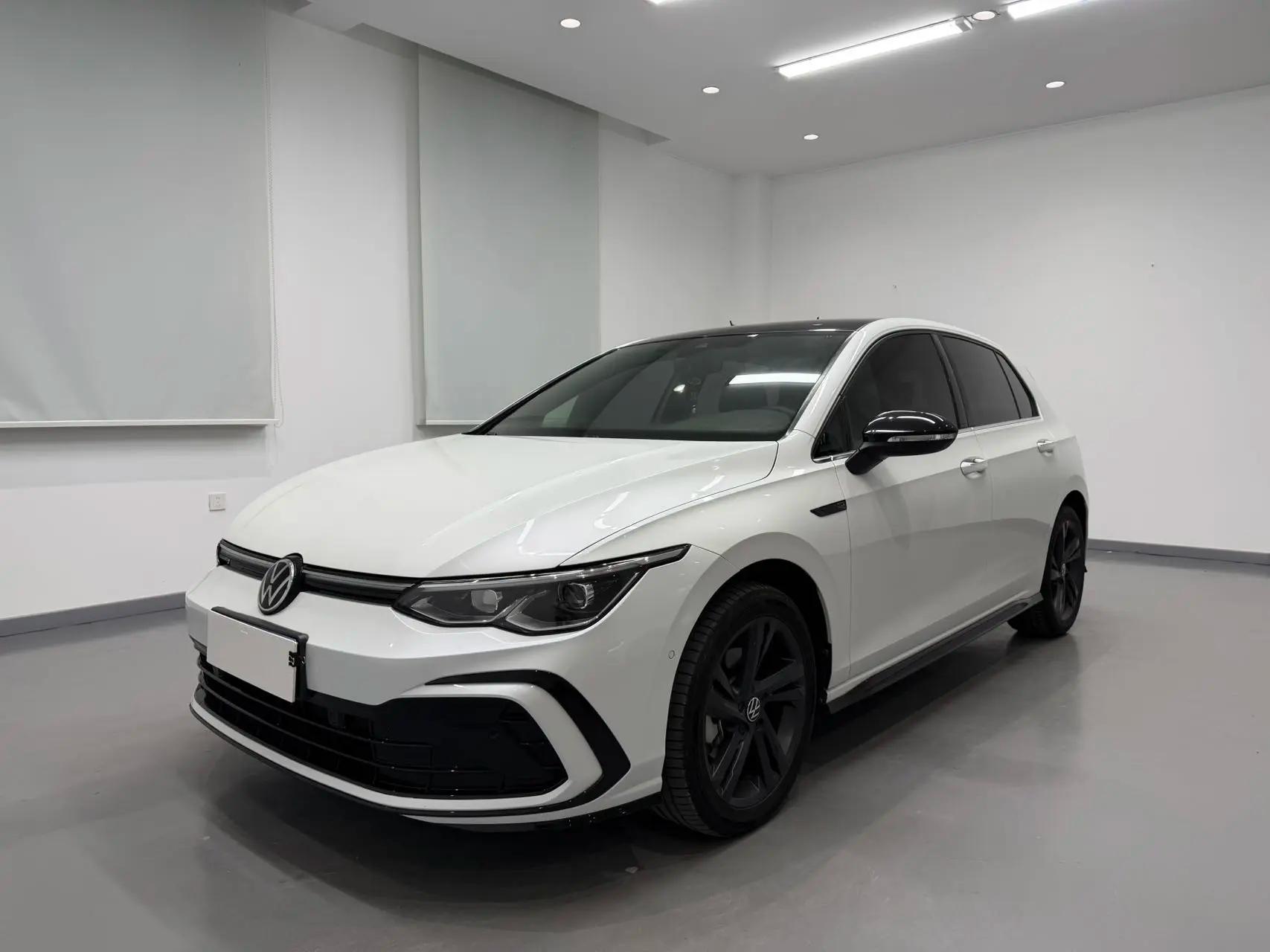 Volkswagen Golf 2021 г. 24824 км.