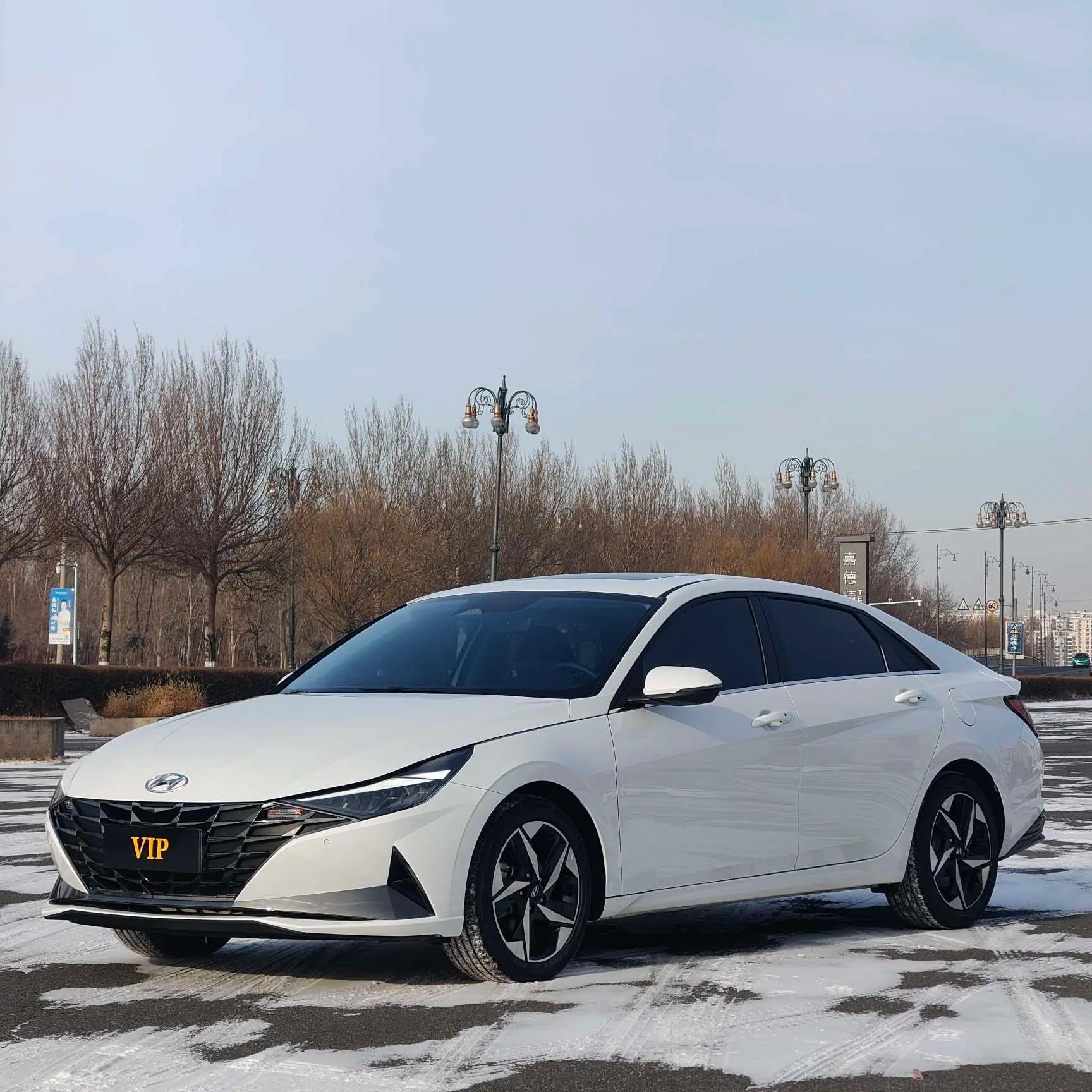 Hyundai Elantra 2022 г. 14060 км.