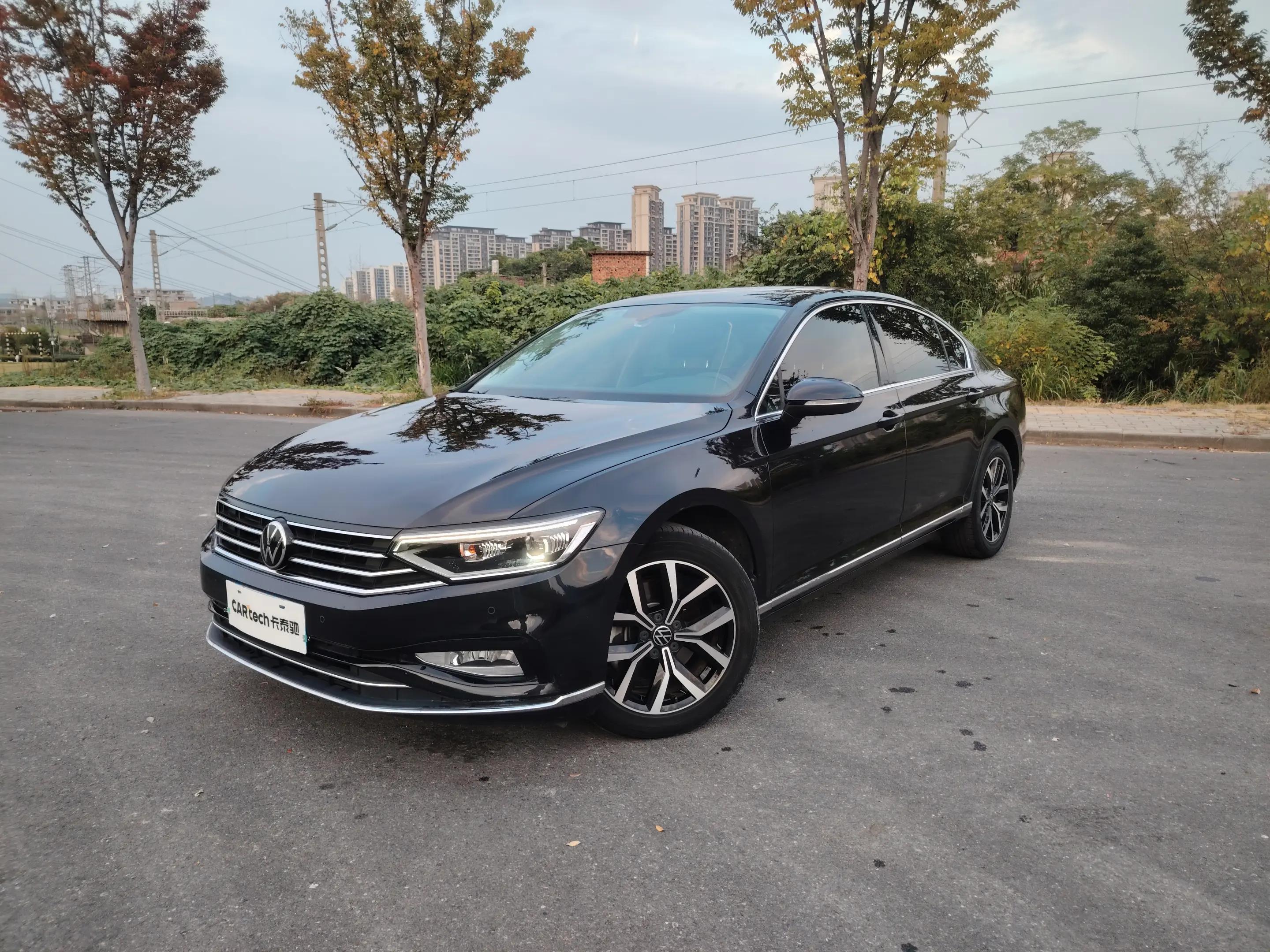 Volkswagen Magotan 2022 г. 60016 км.