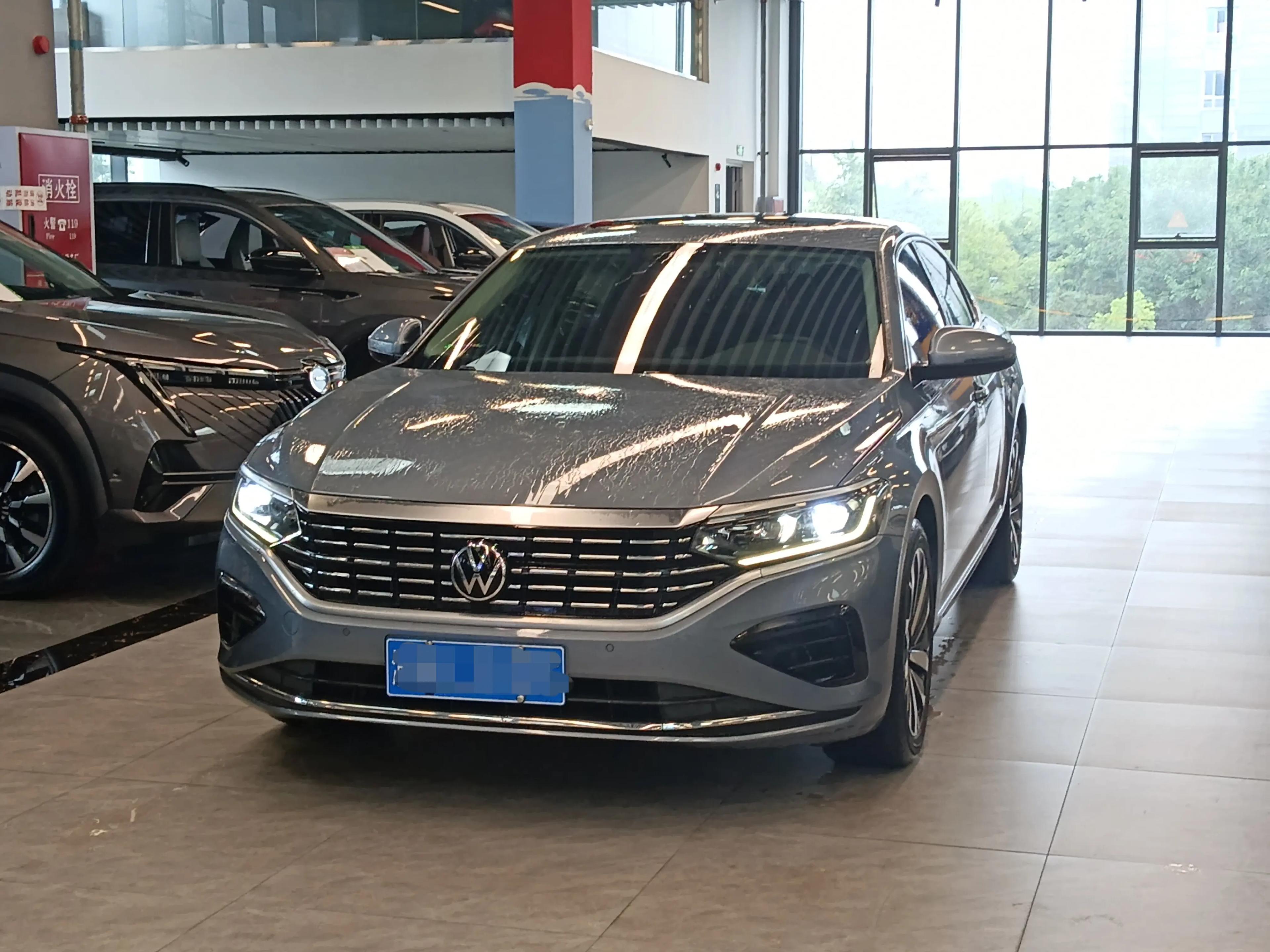 Volkswagen Passat 2022 г. 49076 км.