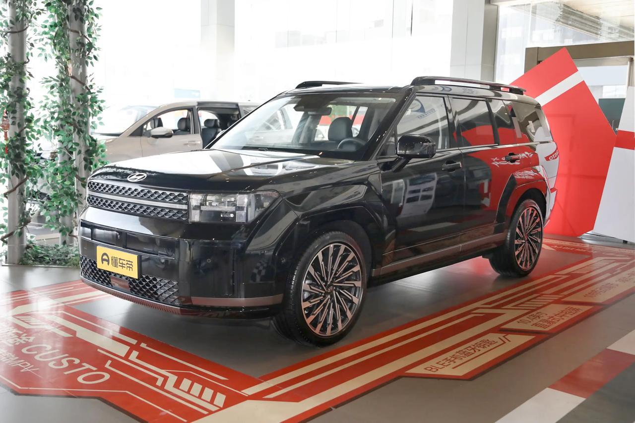 Hyundai SantaFE 2025 Conoisseur Ultra 7 seat 4WD