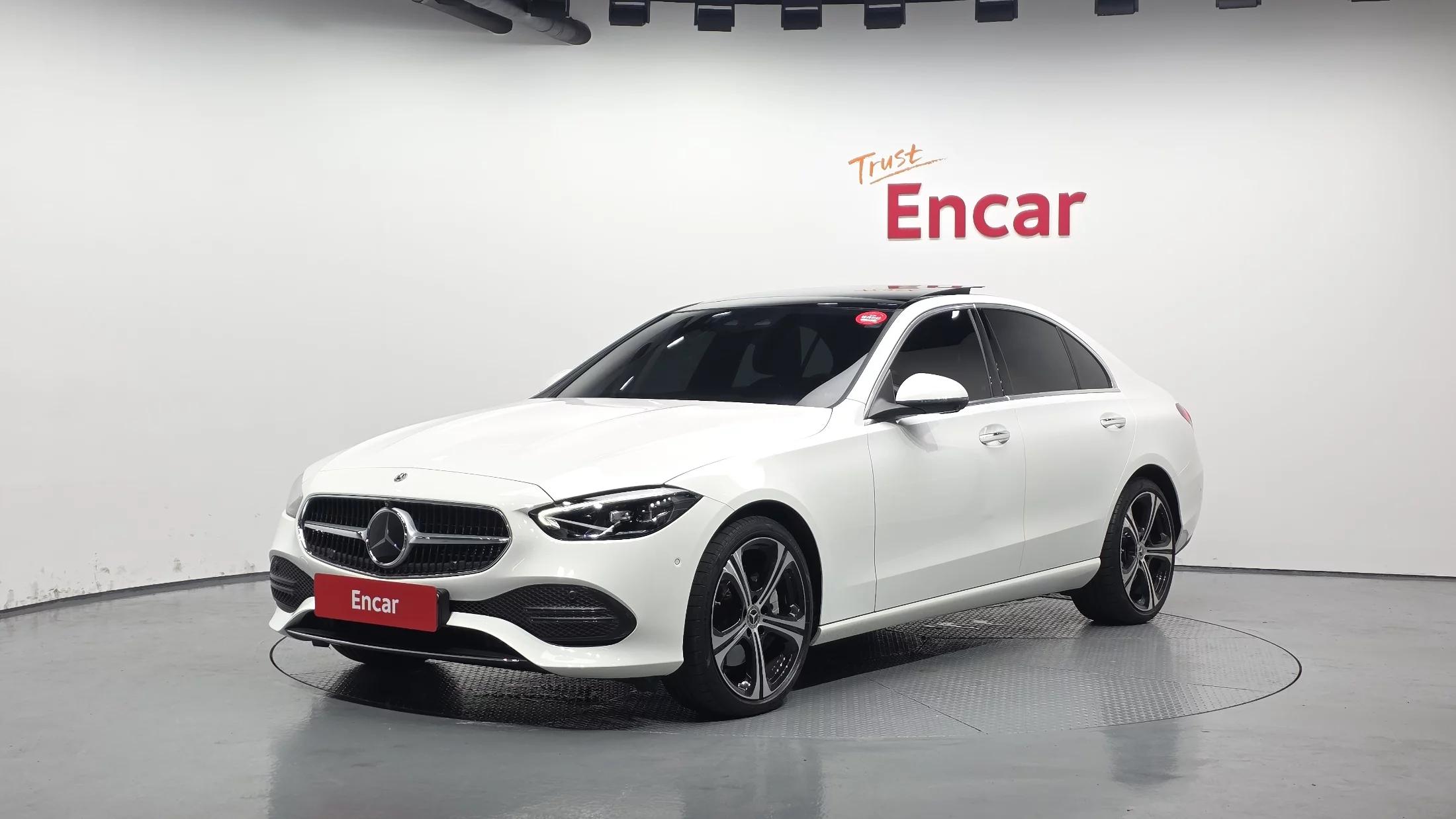 Mercedes-Benz C-Class C300 4MATIC Avantgarde, 2023 г. 35165 км.