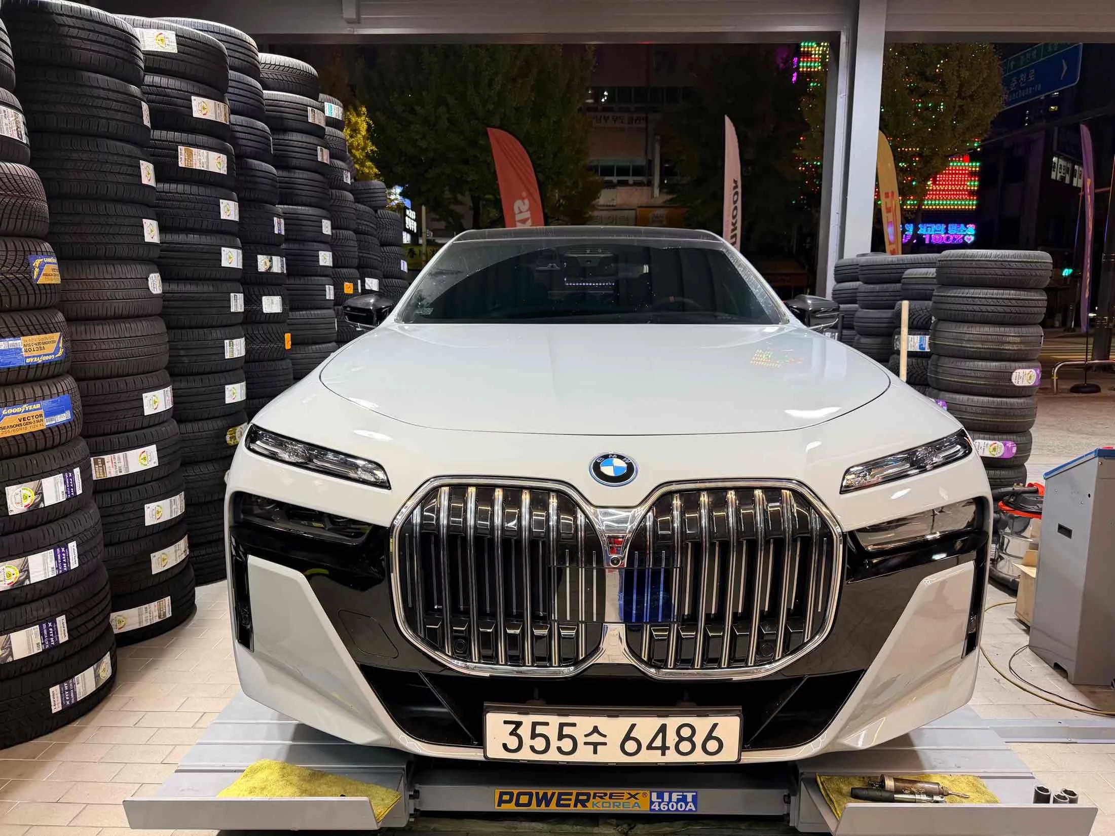 BMW 7-Series 750e xDrive M Sport, гибрид, 2023 г. 34036 км.