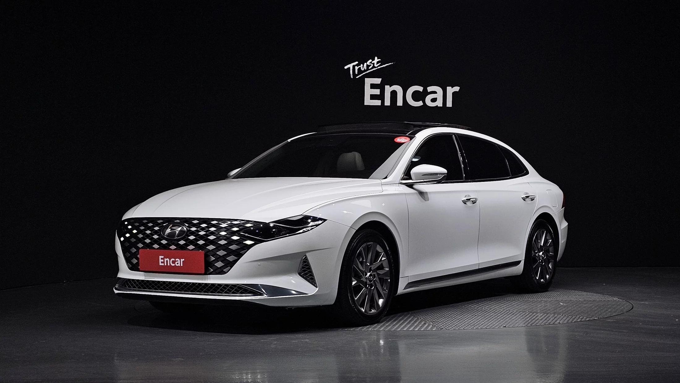 Hyundai Grandeur Calligraphy, гибрид, 2021 г. 62544 км.
