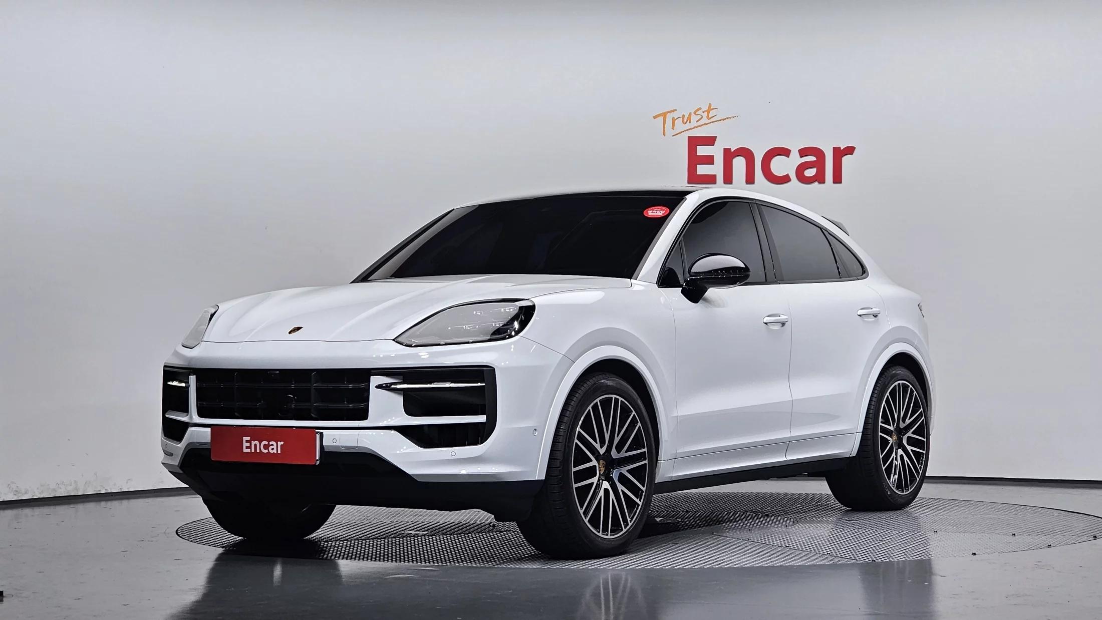 Porsche CAYENNE 3.0 Coupe, 2024 г. 4185 км.