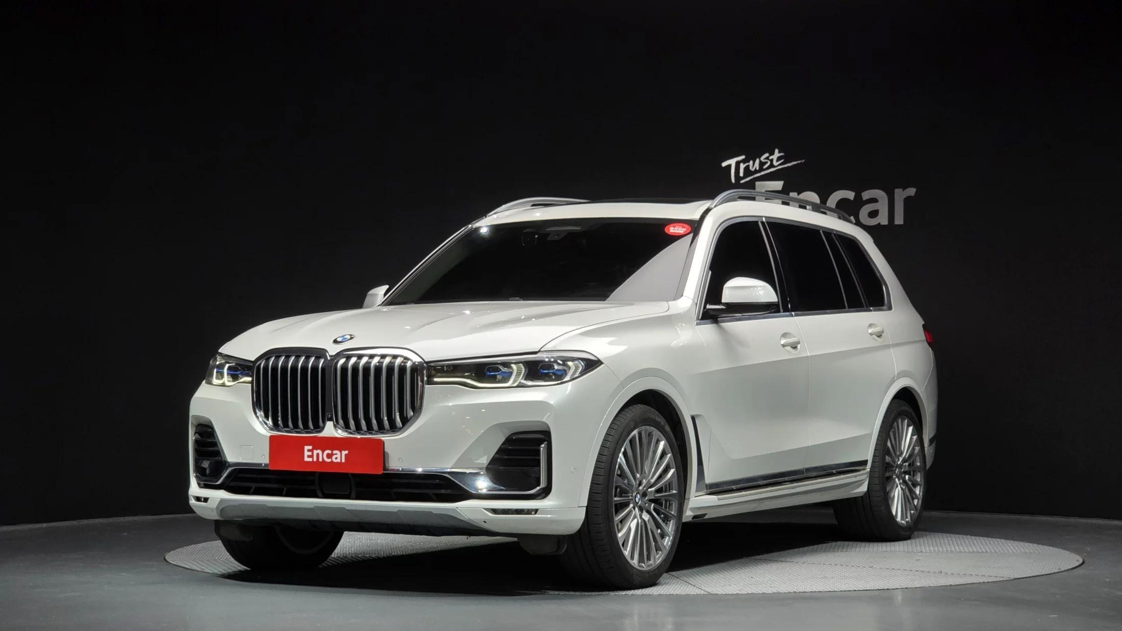 BMW X7 xDrive 40i Design Pure Excellence 6-Seater, 2021 г. 52542 км.