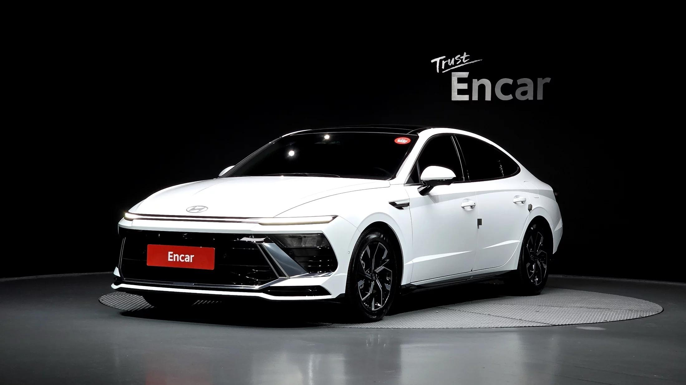 Hyundai Sonata 2.0 Exclusive, 2024 г. 24219 км.