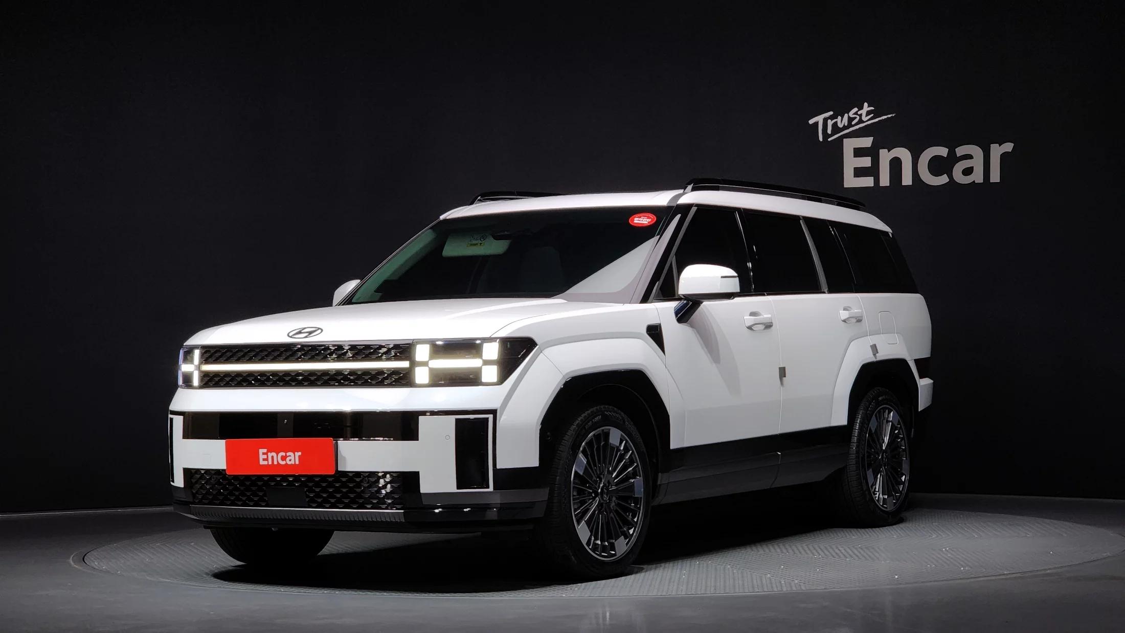 Hyundai Santa Fe HEV 1.6 4WD Calligraphy, гибрид, 2023 г. 29618 км.