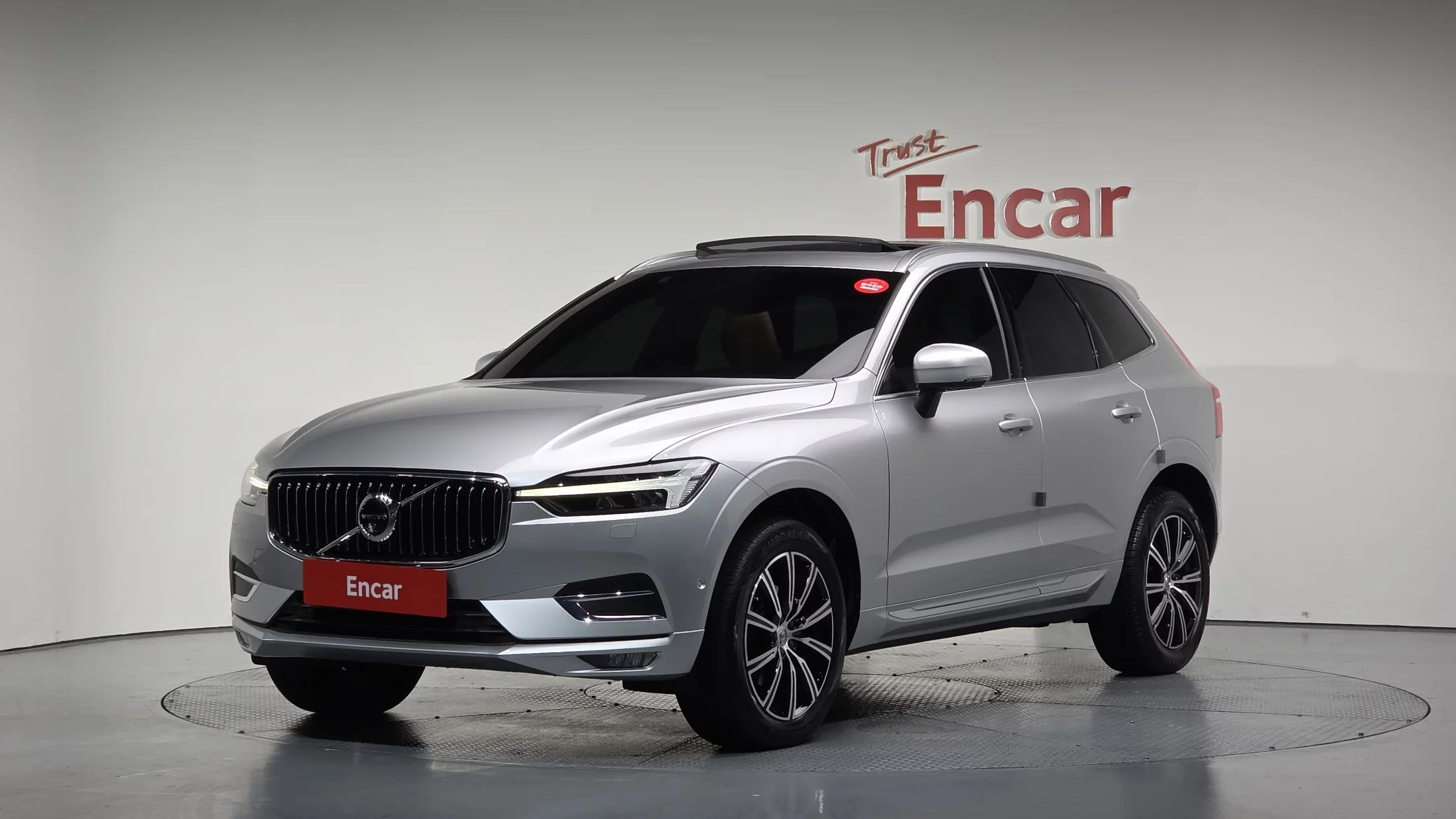 Volvo XC60 B5 Inscription, 2021 г. 75303 км.