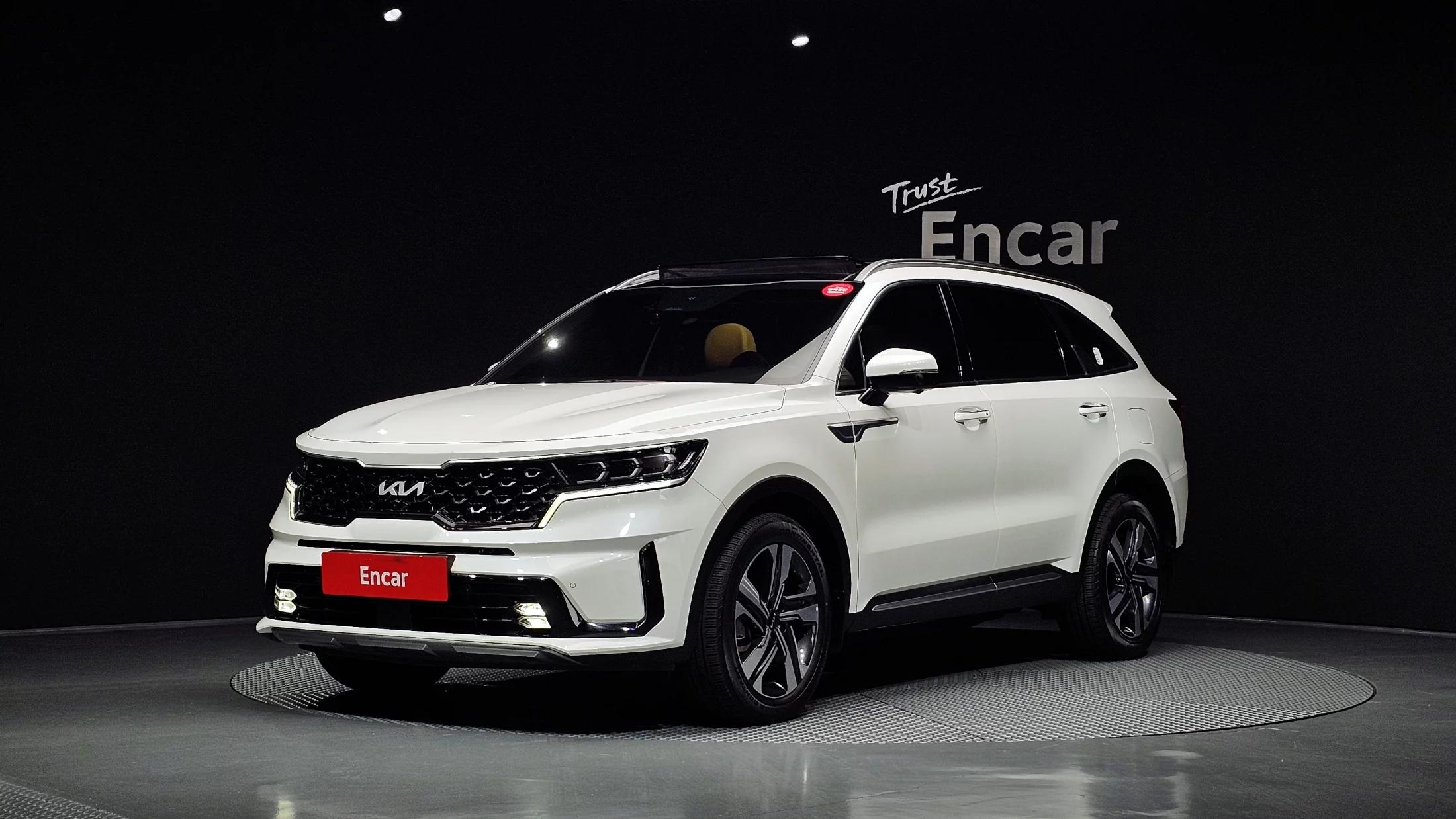 Kia Sorento HEV 1.6 2WD Noblesse, гибрид, 2023 г. 18271 км.