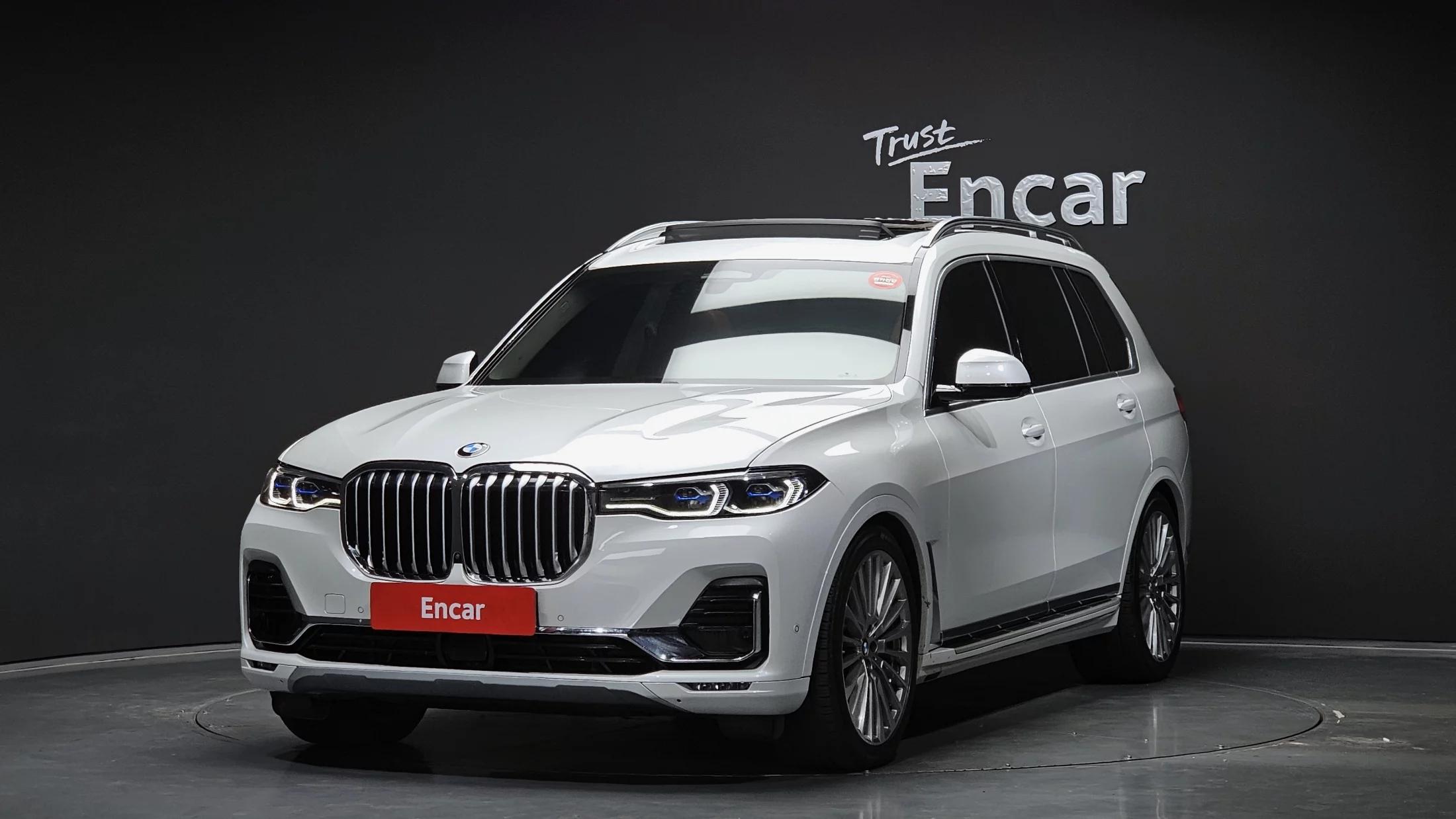 BMW X7 xDrive 40d Design Pure Excellence 6-Seater, 2022 г. 49438 км.